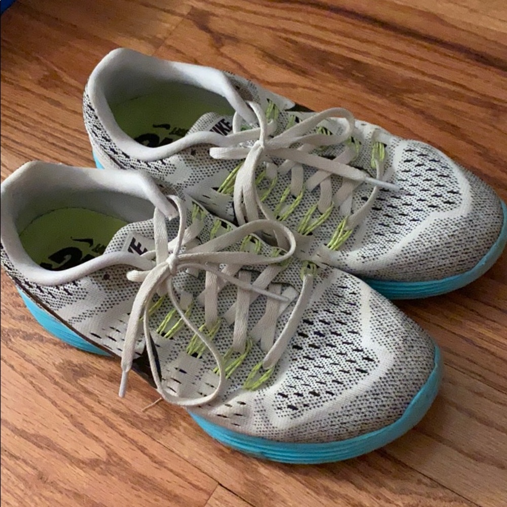 Nike Sneakers Size 9 Women’s